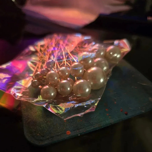 18 Pearl Bobby Pins Gold - Picture 3 of 9